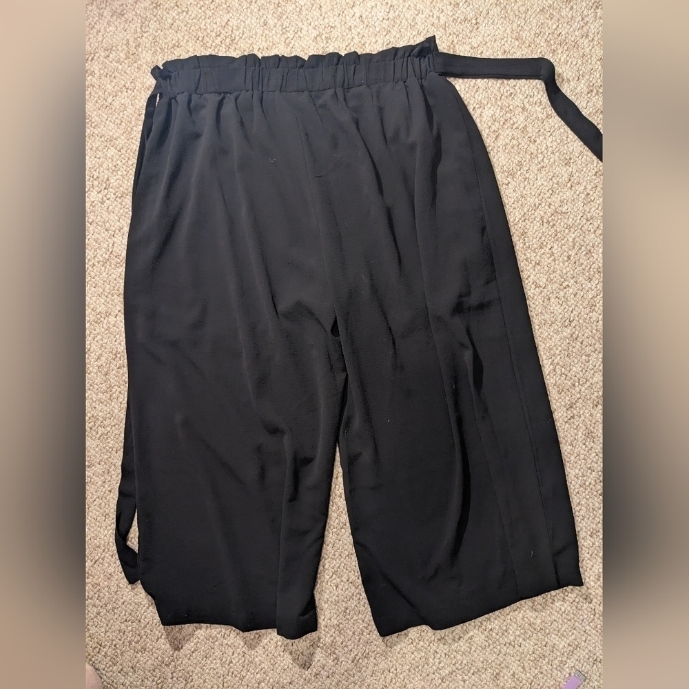 Bobeau wide leg capri pants, size M - Picture 6 of 7